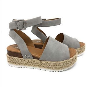 BRAND NEW Soda espadrilles with ankle strap